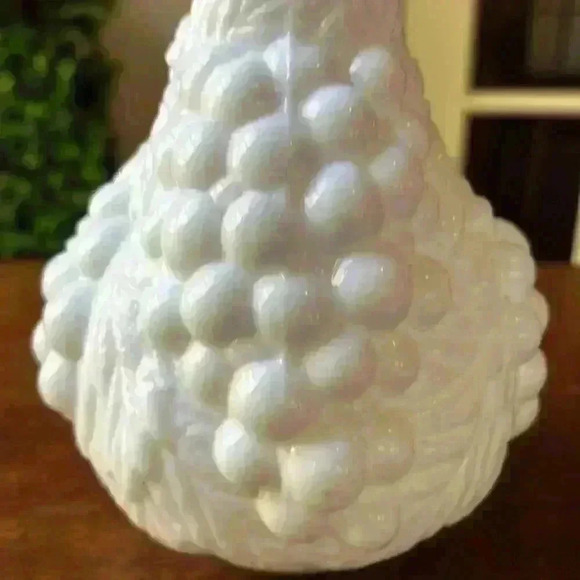 Vintage 1940's Milk Glass Decanter Grape Pattern...Does Not Have A Stopper - Picture 2 of 6